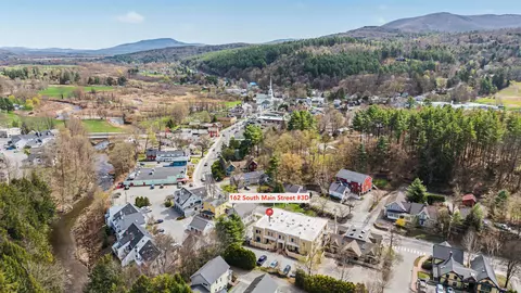 162 S Main St #3D, Stowe, VT 05672