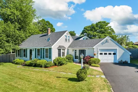 9 Old Lakeview Ter, Wolfeboro, NH 03894