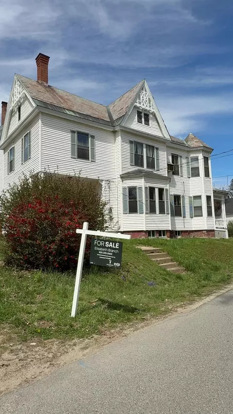 12 Prospect St, Hinsdale, NH 03451