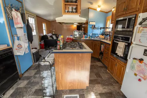 Kitchen - 831 Mccarthy Rd, Williamstown, VT 05679 photo 2 of 2