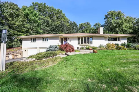 2605 Elm St, Manchester, NH 03104