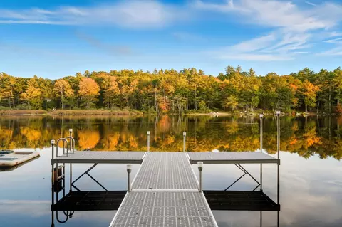 543 Long Shores Dr, Barrington, NH 03825