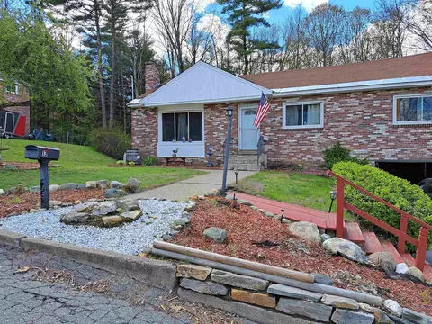 13 Acer Hts, Claremont, NH 03743