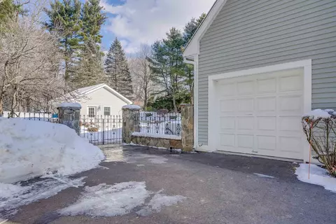 Exterior - 12 Winding Brook Dr, Stratham, NH 03885 photo 3 of 10