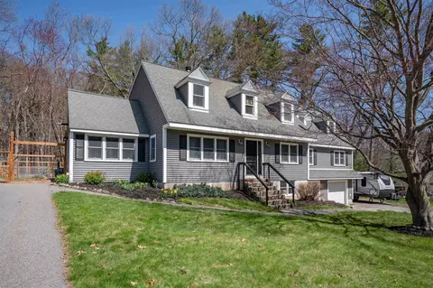 43 Academy Ave, Atkinson, NH 03811