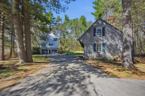 5 Sleeper Ln, Sandown, NH 03873