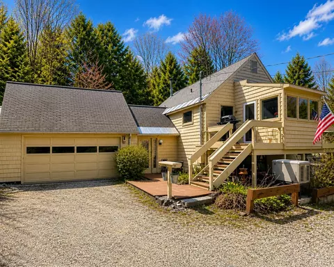 29 Cedar Cliff Rd, Barre, VT 05641