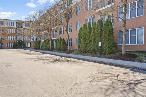 370 Farrell St #306, South Burlington, VT 05403