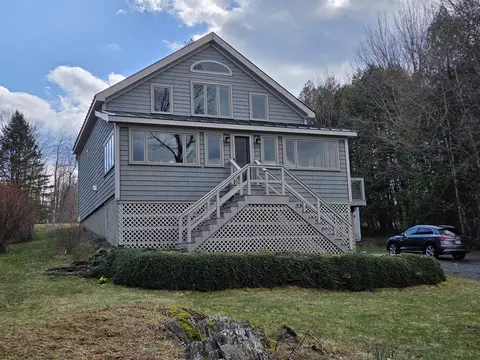 43 Rowdis Rd, Greensboro, VT 05841