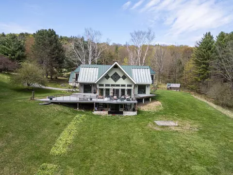 84 Old Barn Ln, West Windsor, VT 05089