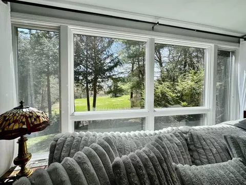 824 Hard Rd #A5, Hartford, VT 05059