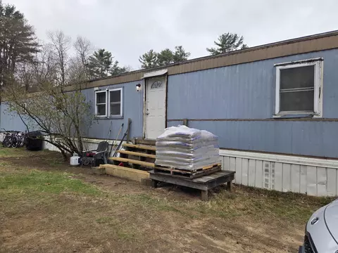 94 Sunset Cir, Campton, NH 03223