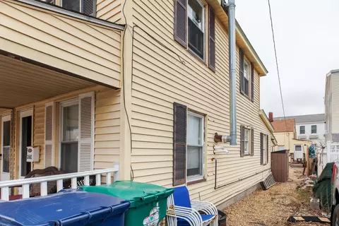 Exterior - 26 B St, Hampton, NH 03842 photo 7 of 10