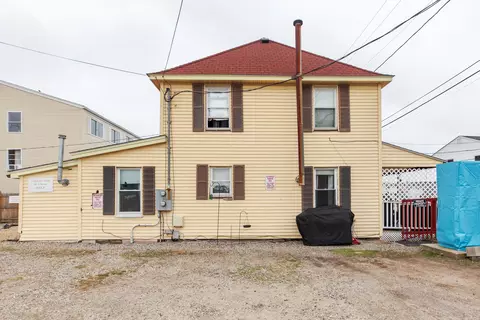 Exterior - 26 B St, Hampton, NH 03842 photo 2 of 10