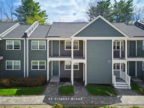 93 Henry Law Ave #43, Dover, NH 03820