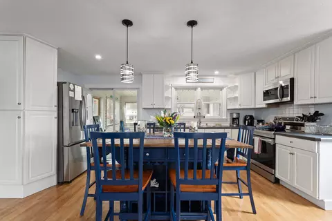 Kitchen - 4 Hutchinson Dr, Hampton, NH 03842 photo 1 of 4