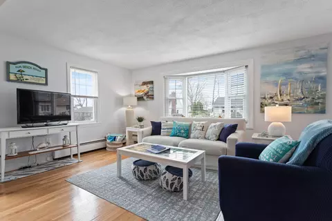 Living - 4 Hutchinson Dr, Hampton, NH 03842 photo 3 of 4
