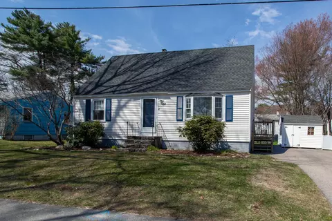 Exterior - 4 Hutchinson Dr, Hampton, NH 03842 photo 2 of 10