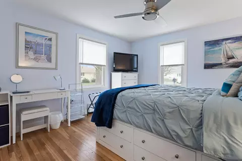 Bedroom - 4 Hutchinson Dr, Hampton, NH 03842 photo 6 of 9