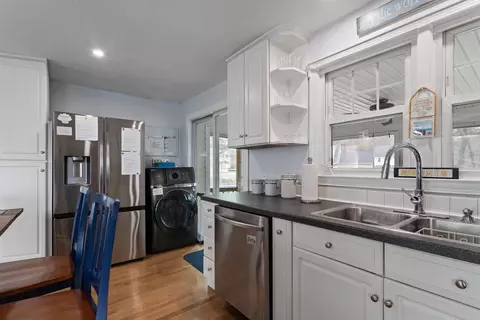 Kitchen - 4 Hutchinson Dr, Hampton, NH 03842 photo 2 of 4