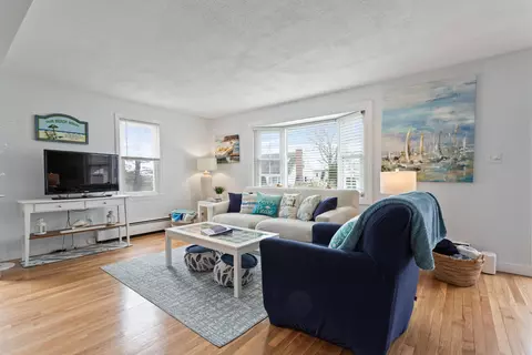 Living - 4 Hutchinson Dr, Hampton, NH 03842 photo 4 of 4