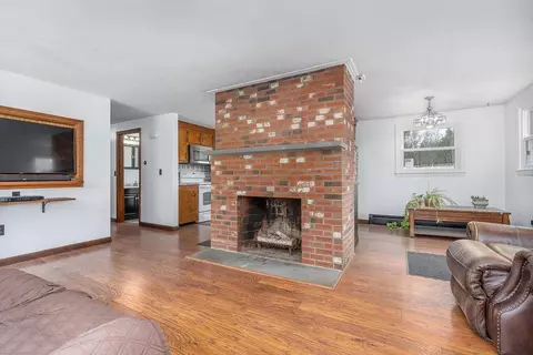 Living - 2 Mccrillis Rd, Nottingham, NH 03290 photo 1 of 3