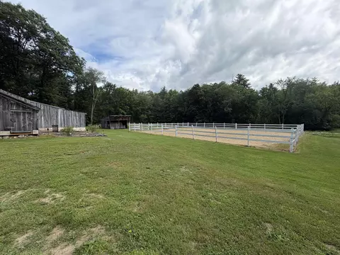 Exterior - 2 Mccrillis Rd, Nottingham, NH 03290 photo 6 of 15