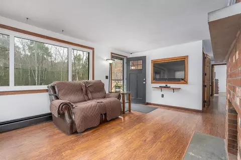 Living - 2 Mccrillis Rd, Nottingham, NH 03290 photo 3 of 3
