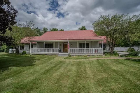 25 Oak Hill Dr, Loudon, NH 03307