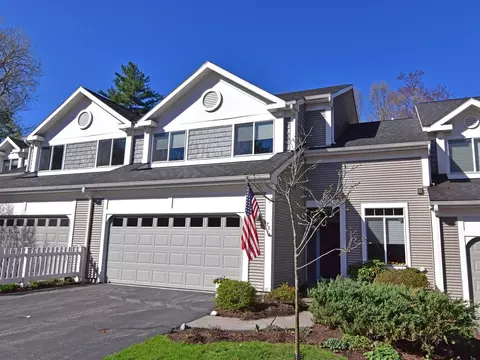 72 Chickadee Cir, South Burlington, VT 05403