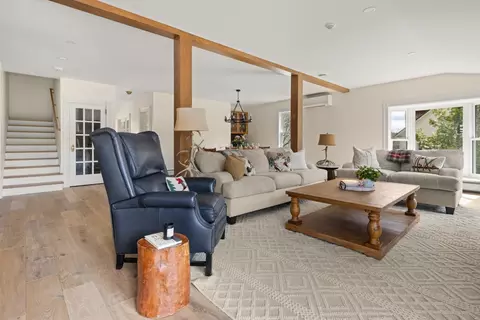 Living - 405 Maple St, Stowe, VT 05672 photo 2 of 6