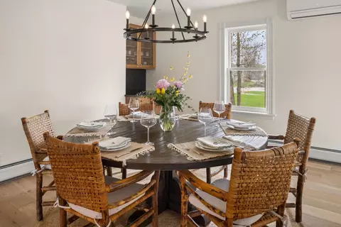 Dining - 405 Maple St, Stowe, VT 05672 photo 3 of 4