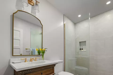 Bath - 405 Maple St, Stowe, VT 05672 photo 1 of 5