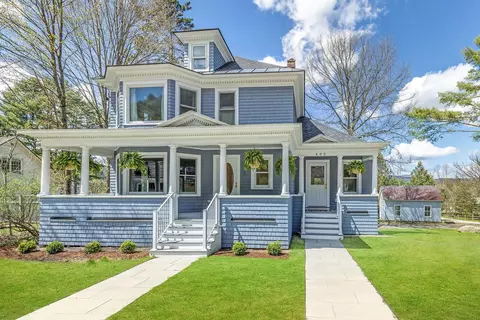 405 Maple St, Stowe, VT 05672