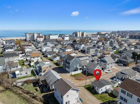6 Chase St, Hampton, NH 03842