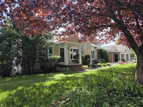 171 Green Mdw, Brattleboro, VT 05301