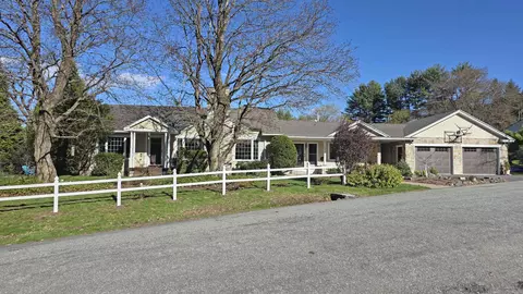 171 Green Mdw, Brattleboro, VT 05301