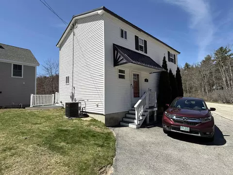 16 W Shore Dr, Raymond, NH 03077