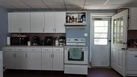 Kitchen - 36 Elm St, Derry, NH 03038 photo 2 of 4