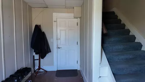 Entry Way - 36 Elm St, Derry, NH 03038 photo 5 of 6