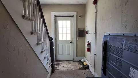 Entry Way - 36 Elm St, Derry, NH 03038 photo 2 of 6