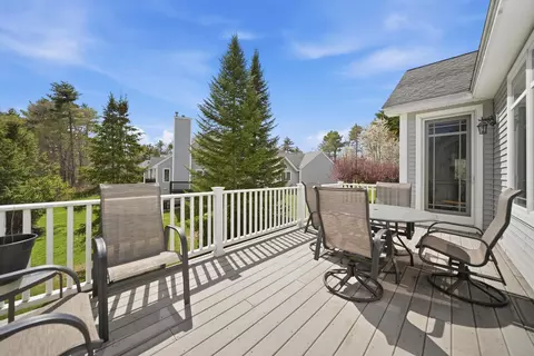 Exterior - 4 Mountain Village Rd, Windham, NH 03087 photo 4 of 4