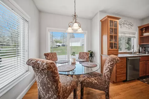 Dining - 4 Mountain Village Rd, Windham, NH 03087 photo 1 of 2
