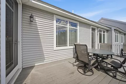 Exterior - 4 Mountain Village Rd, Windham, NH 03087 photo 3 of 4
