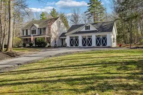 5 Whitetail Ln, Chester, NH 03036