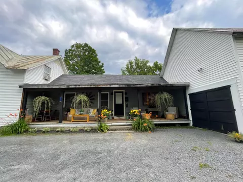 37 Maple St, Bradford, VT 05033