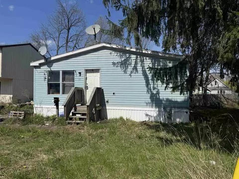 35 Grove St, Essex Junction, VT 05452