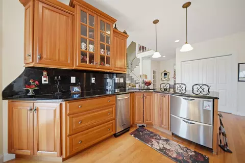 Kitchen - 31 Gordon Mountain Rd, Windham, NH 03087 photo 4 of 5
