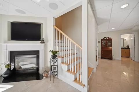 Entry Way - 31 Gordon Mountain Rd, Windham, NH 03087 photo 4 of 7