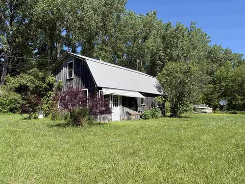 255 Canal Ln, North Hero, VT 05474